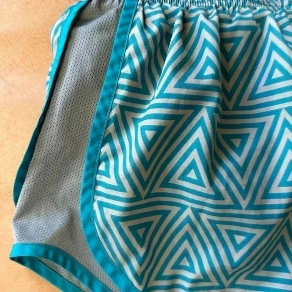 Women’s Nike Dri-Fit Gray And Teal Geometric Print Shorts Size XS Minor Flaw - Picture 7 of 7